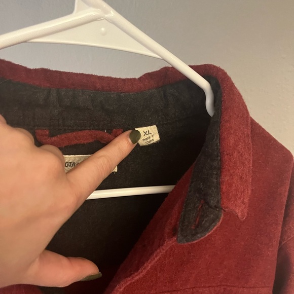 Dakota Grizzley midweight button up flannel, like new - Picture 2 of 2